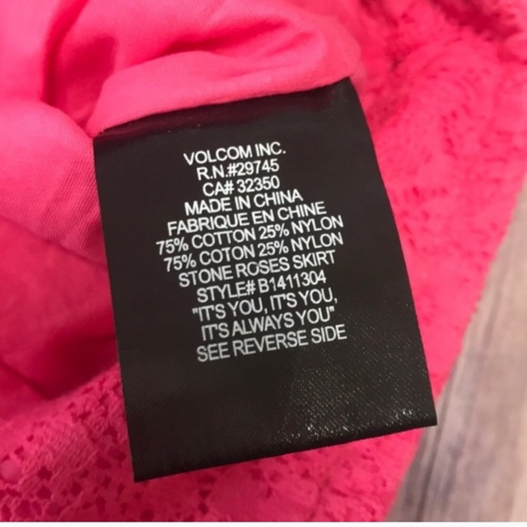 { Volcom } NWT hot pink laced skirt - Picture 4 of 4